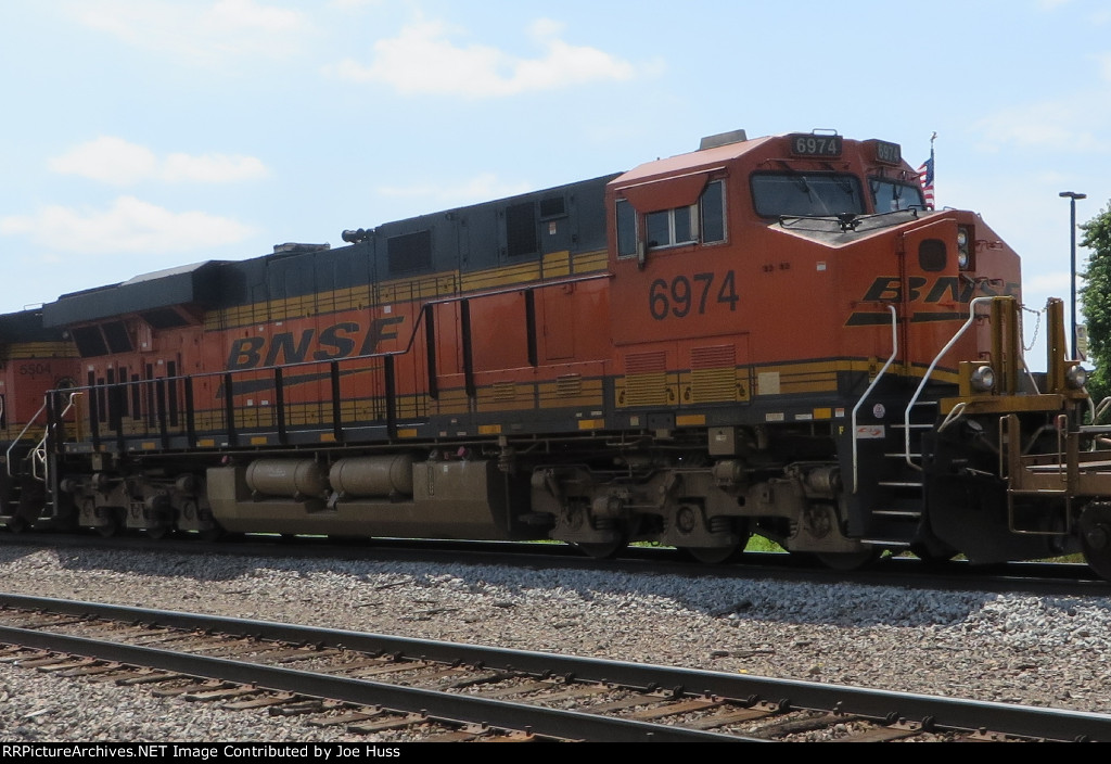 BNSF 6974